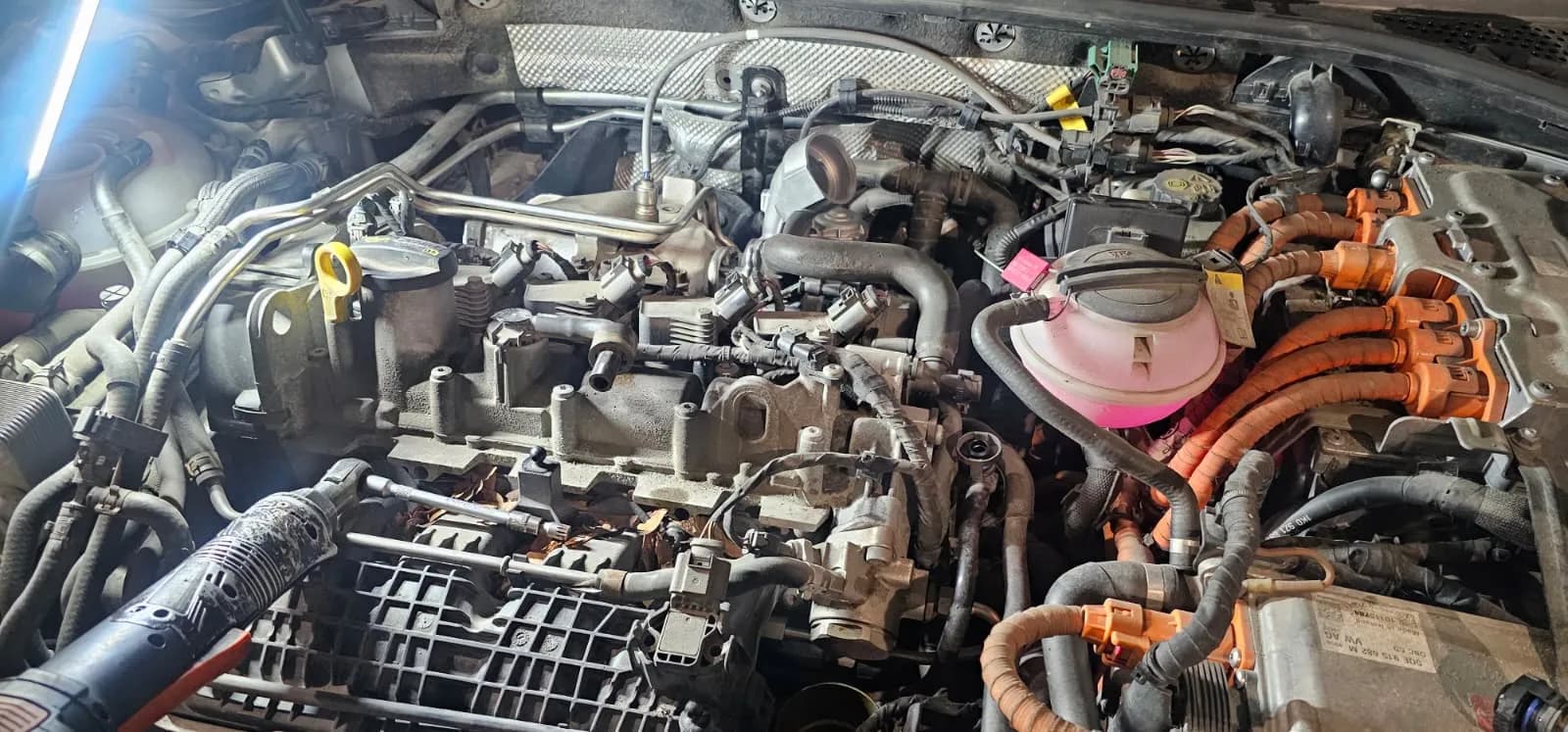 Volkswagen Passat 1.4 GTE Hybrid 2016 turbon uusinta 2