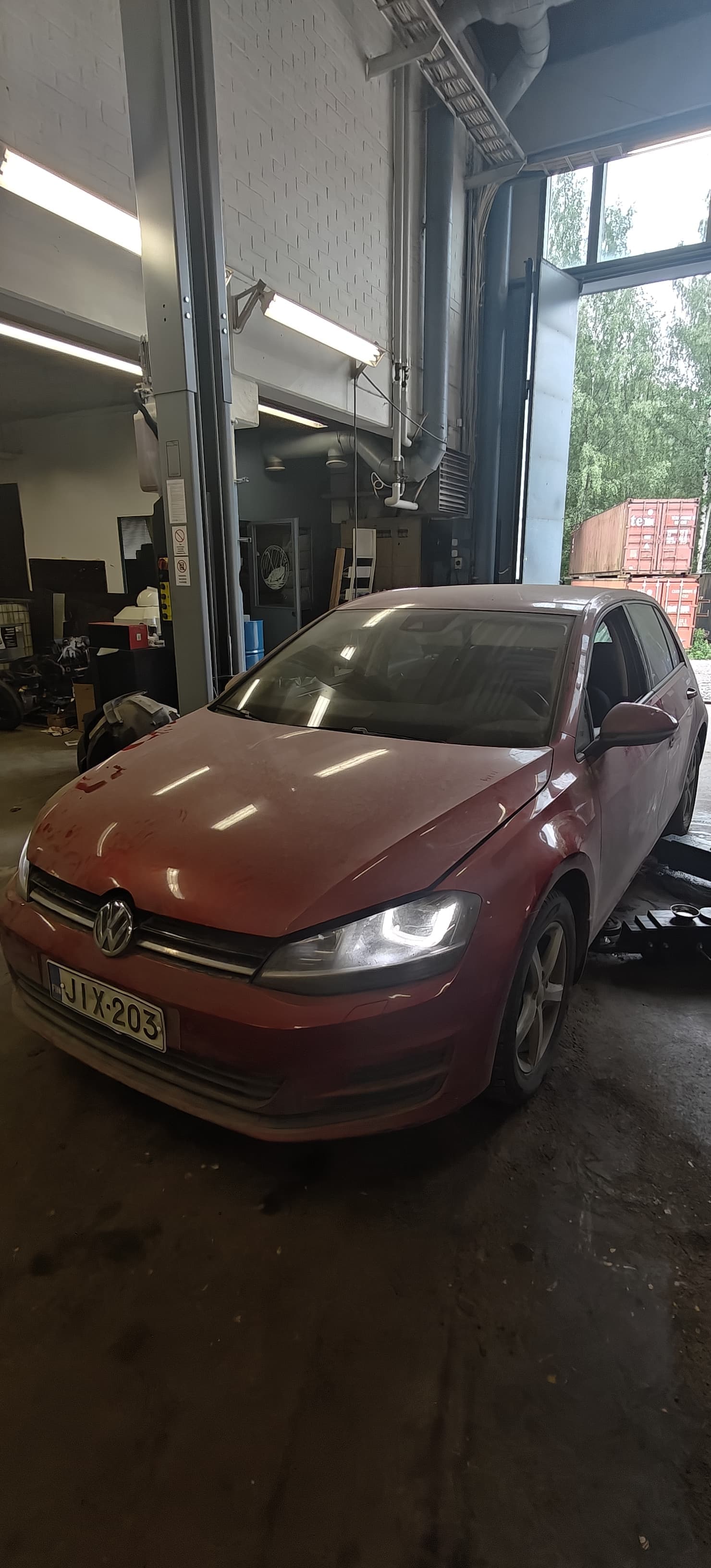 Мойка автомобиля Volkswagen Golf 2014 1.4 TSI 6